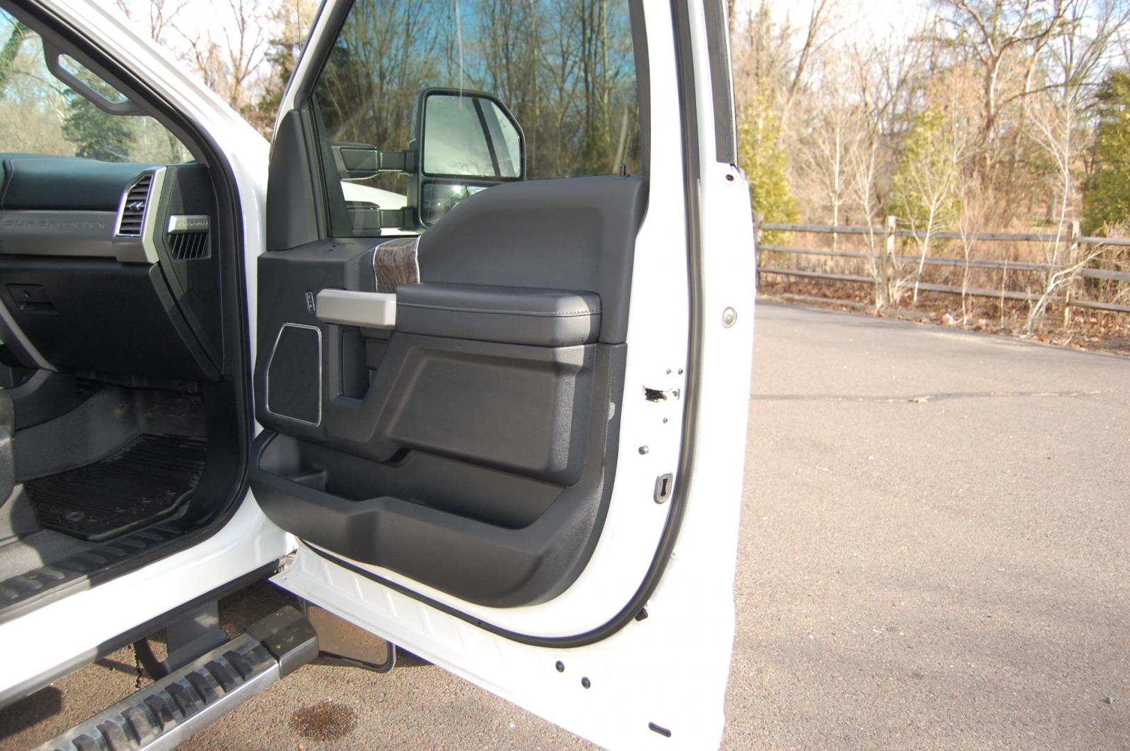 2017 White /Black Leather Ford F-450 SD Lariat Ultimate (1FT8W4DT7HE) with an 6.7 liter V8 Turbo Diesel engine, 6 speed Auto transmission, located at 6528 Lower York Road, New Hope, PA, 18938, (215) 862-9555, 40.358707, -74.977882 - 2017 Ford F450 Super Duty Lariat Ultimate. 4x4, Crew Cab, 6.7L Power Stroke Diesel Engine. White Platinum Metallic Tri-Coat Paint, Black Leather Interior. 82,250 miles. One owner. Ford ESP transferable warranty until March of 2025 or 125k miles. Intelligent Access w/ Remote Start, Tow Techno - Photo#16